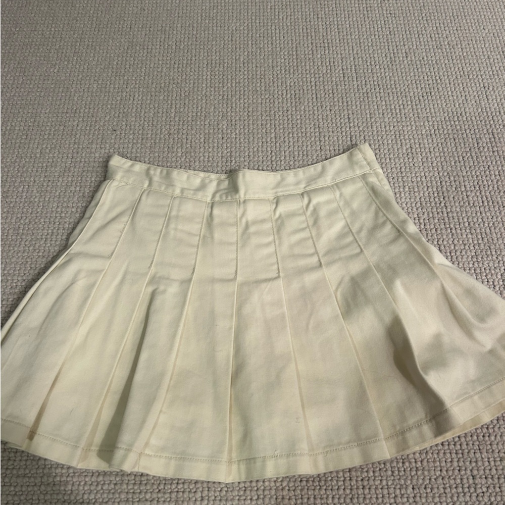 Brandy Melville cream plated skirt